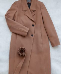 Stilingas rudas paltas